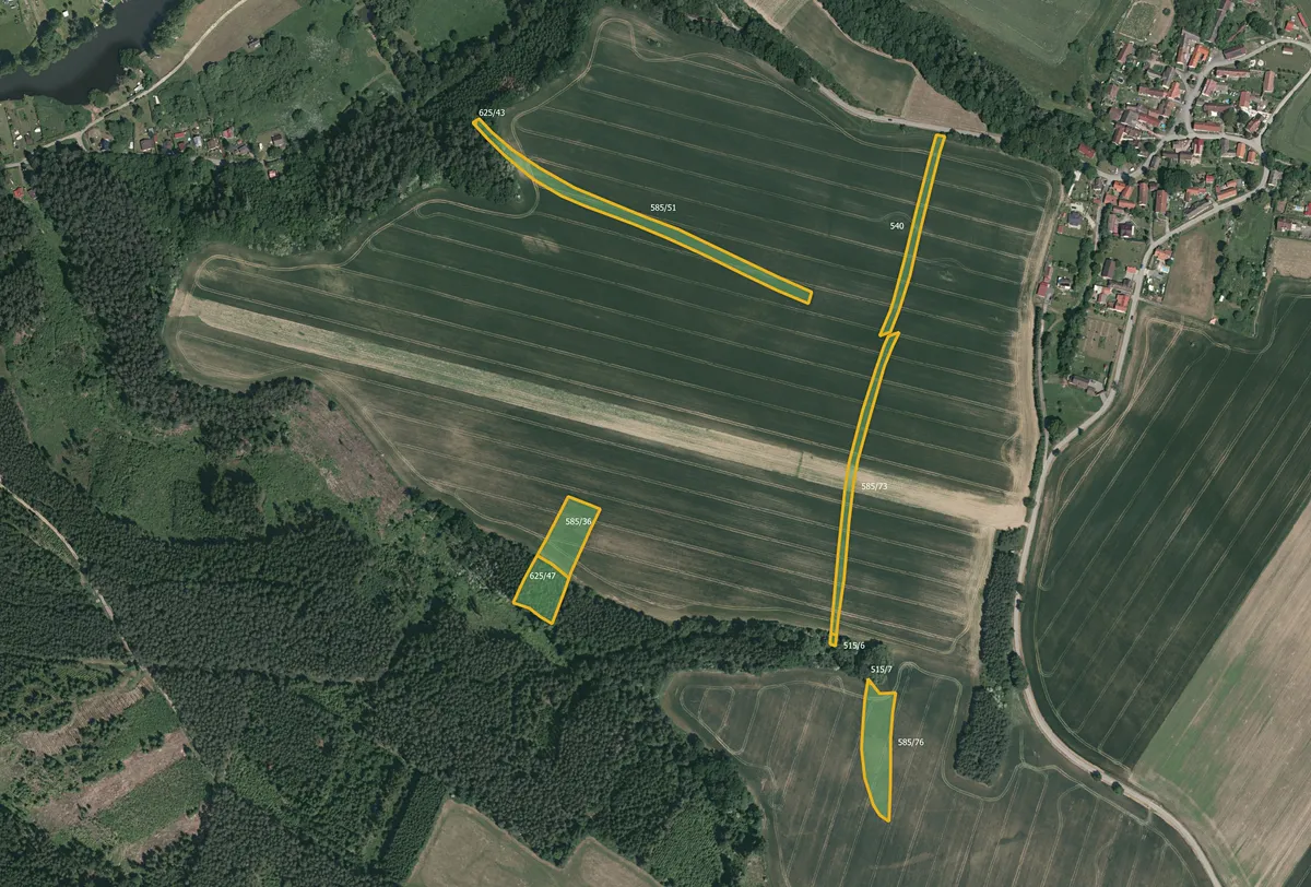 Prodej pole 33894 m²